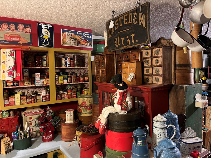 Read more about the article 3 Day Antique & Primitive Auction for the Late Marge Mulnix Estate