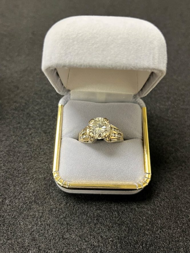 Read more about the article Jewelry – Diamonds – Gold – Silver Auction 🗓